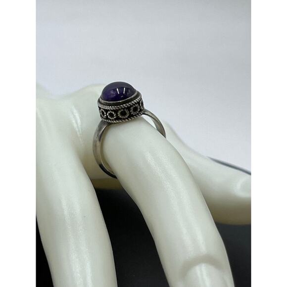 Vintage Sterling Silver Oval Purple Amethyst Cabochon Bezel Set Ring Sz 7.5 - Picture 2 of 10